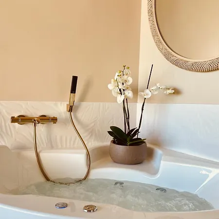 La Lagune Suite avec Vue Bages  Extérieur photo