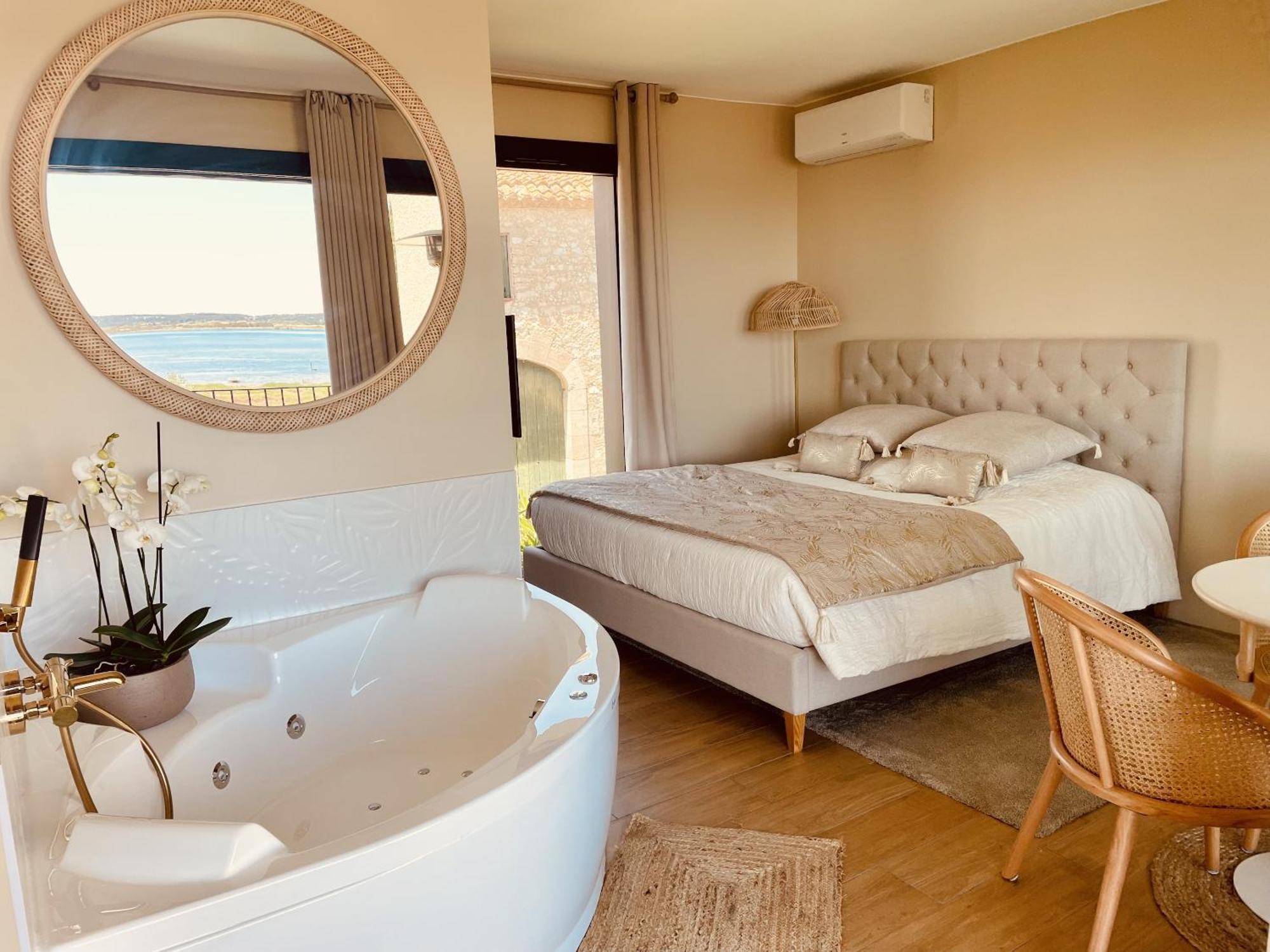 Lalagunebages, Panoramic View Bages (Aude)